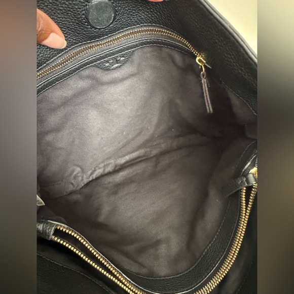 Tory Burch Black Leather Shoulder Bag with Gold Accent - Picture 4 of 16